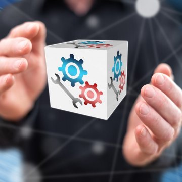 advanced system repair pro system optimizers man holding cube between hands 